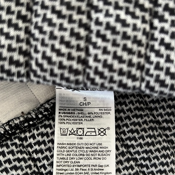 GapFit gWarm Cable-Quilt Turtleneck Pullover - Picture 3 of 4